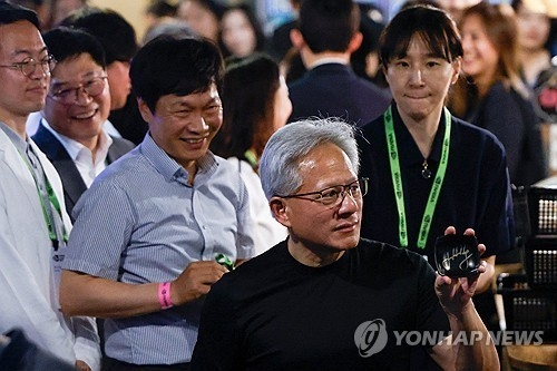  젠슨 황, 한국 스타트업들과 인공지능 협력 확대 논의 / 연합뉴스 