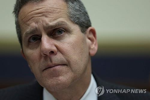 미국 연준 바 이사, 금융 규제 완화 장기적 위험 경고