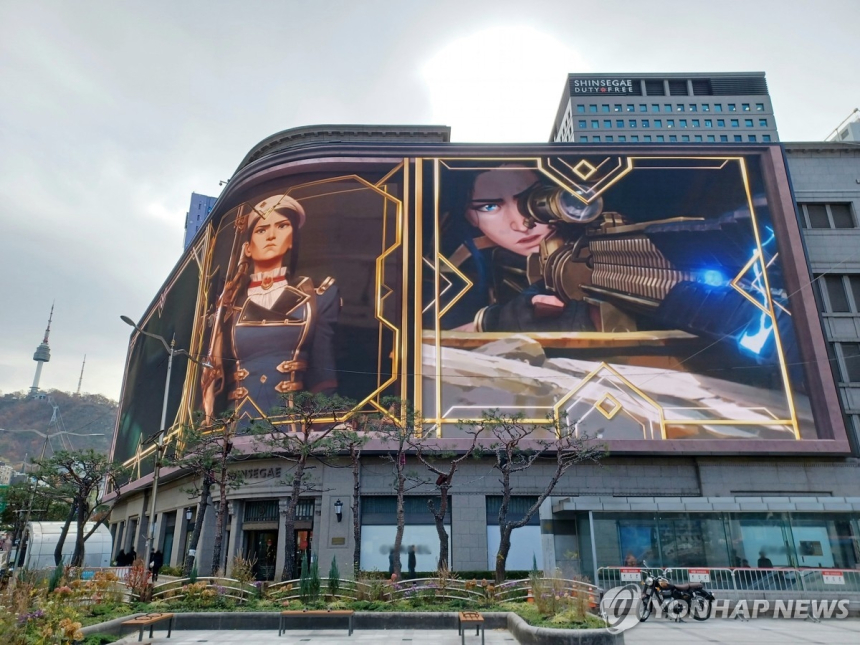 신세계 주가 목표 63% 상향, 소비 심리 회복 기대