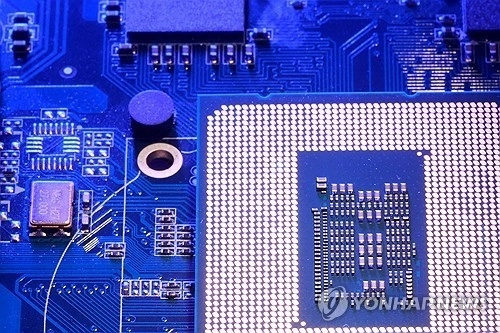 AI 투자 폭주, 반도체 가격 급등 '칩플레이션' 경고
