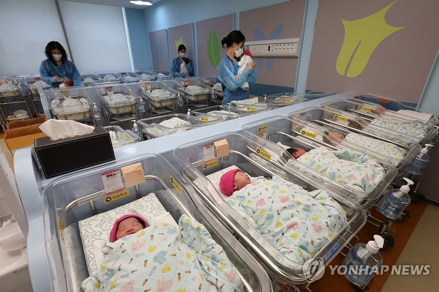 한국 경제 체력 테스트: 금융 건전성과 기업 체감경기 지표 잇단 발표