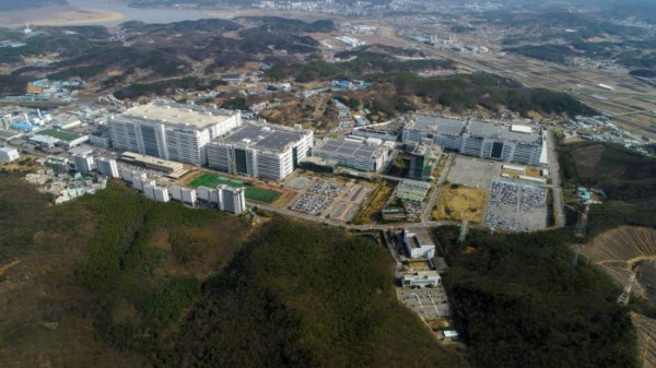 LG디스플레이, 하반기 모바일 OLED로 흑자 전환 기대