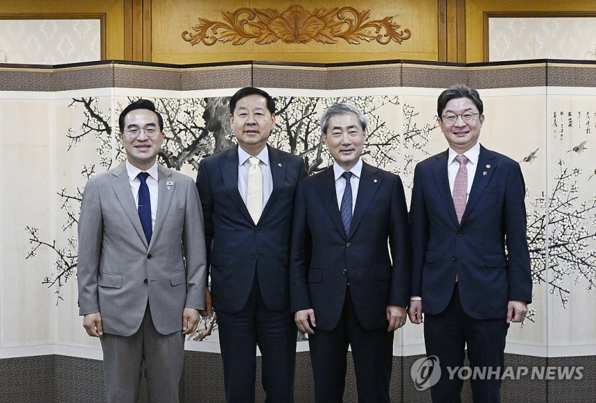 정부, 금융시장 불안에 공동 대응... 민생 경제 안정화 총력