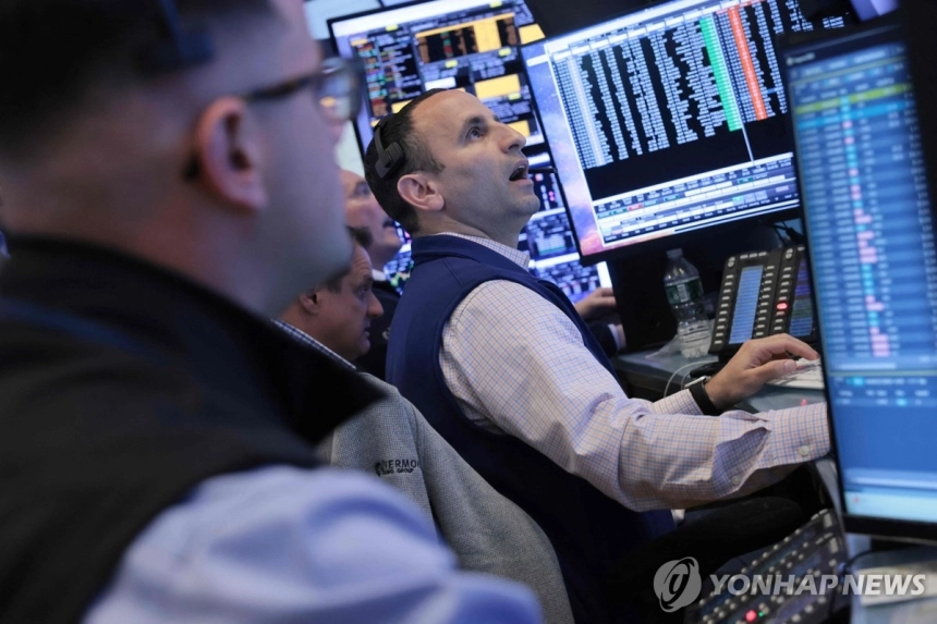 미국 증시, 닷컴버블 경고 속 AI 반도체주 강세 지속