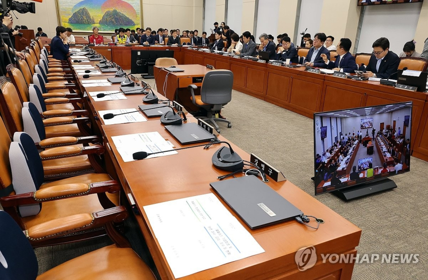 더불어민주당, 홈플러스 사태 논의하며 금융당국 책임론 제기