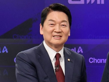  안철수, 안랩 주식 한 달 새 5만주 매수… 창업자 영향력 강화? / 연합뉴스 