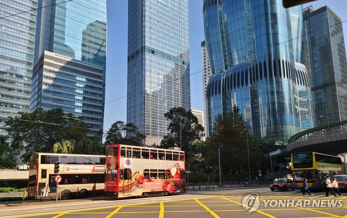 홍콩, 중국계 자금 유입으로 스위스 제치고 세계 최대 자산관리 시장 등극