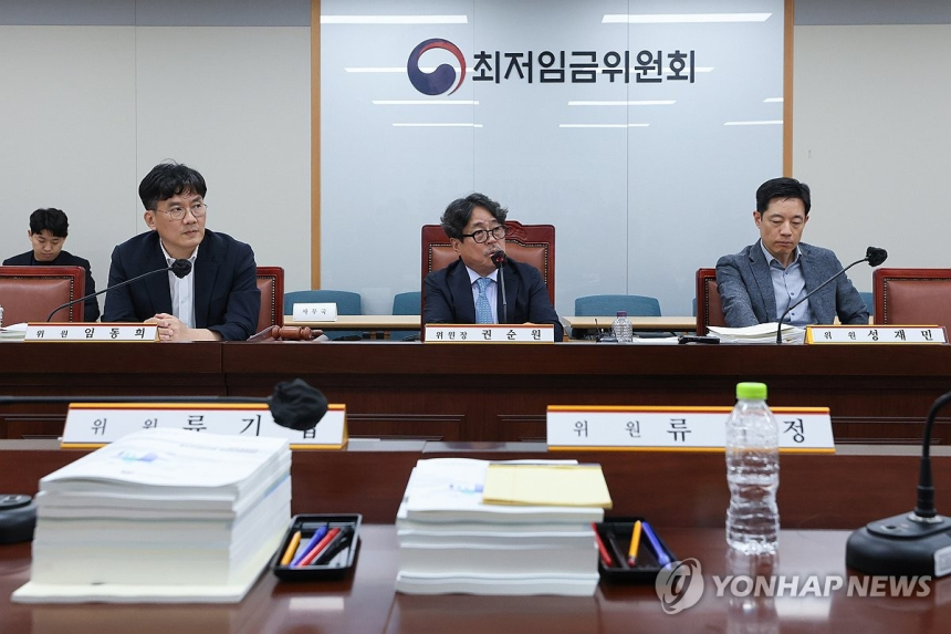소상공인업계, 2027년 최저임금 1만700원 결정에 반발… 정부에 대책 요구