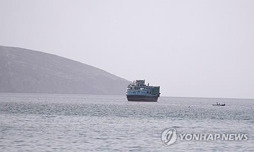 미국·이란 충돌, 중동 에너지 운송로 흔들리며 유가 급등