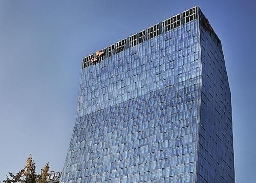 SK텔레콤, 데이터센터 확대로 2분기 영업이익 67% 급증