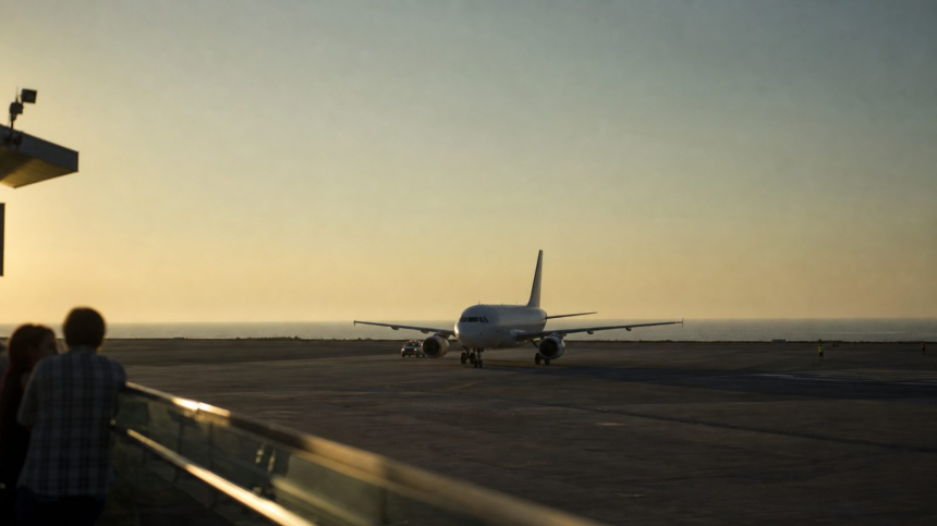 반다르아바스 공항 국내선 재개, 하루 35~40편 처리 이력